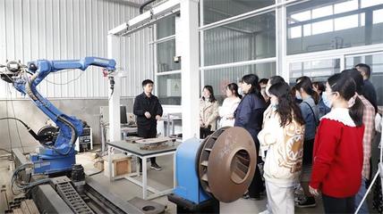 产教融合新实践 洛阳科技职业学院师生赴清洛基地参访研学与技术交流